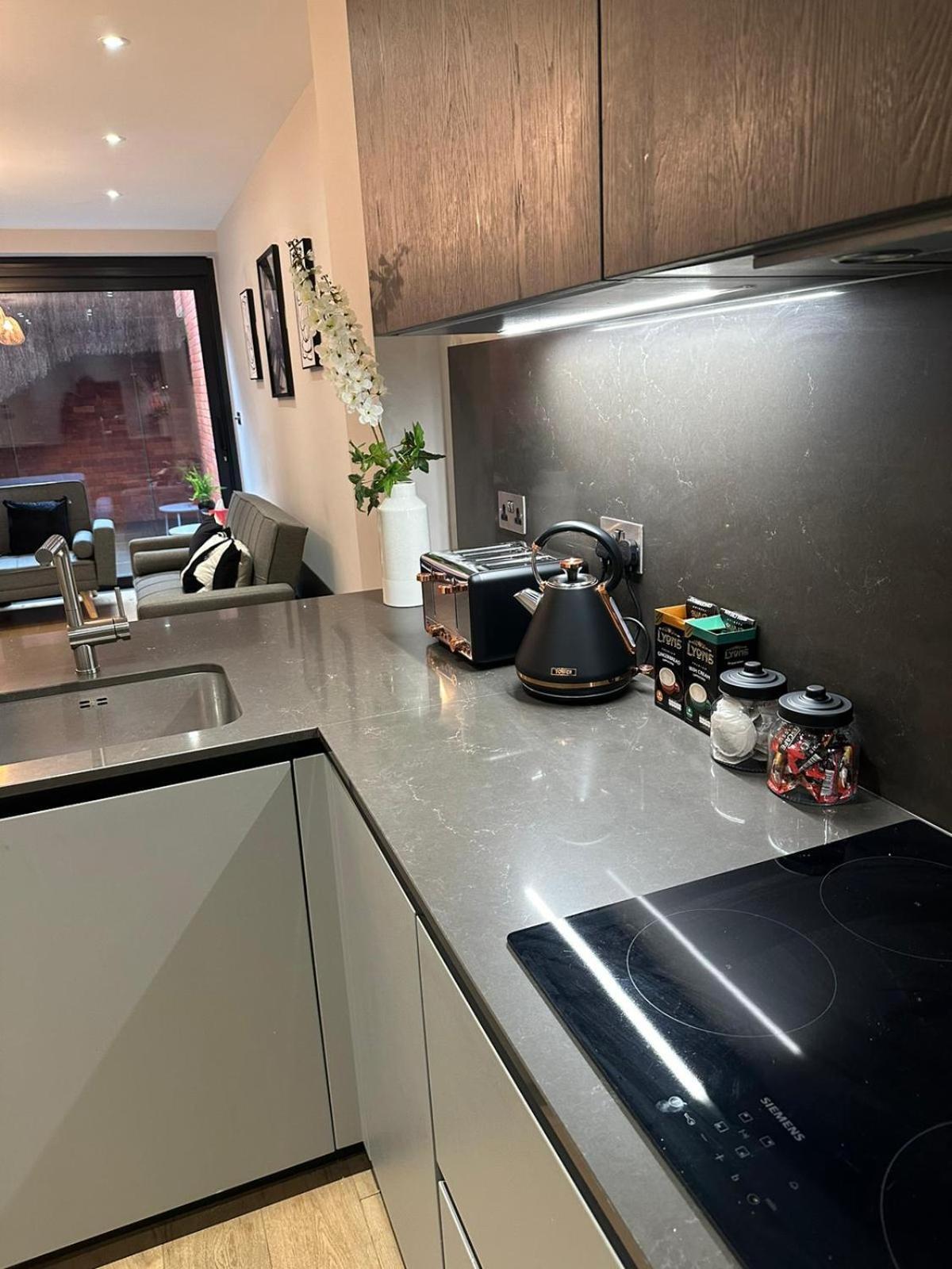 Richardson Deluxe Apartments - 3 Bed لندن المظهر الخارجي الصورة