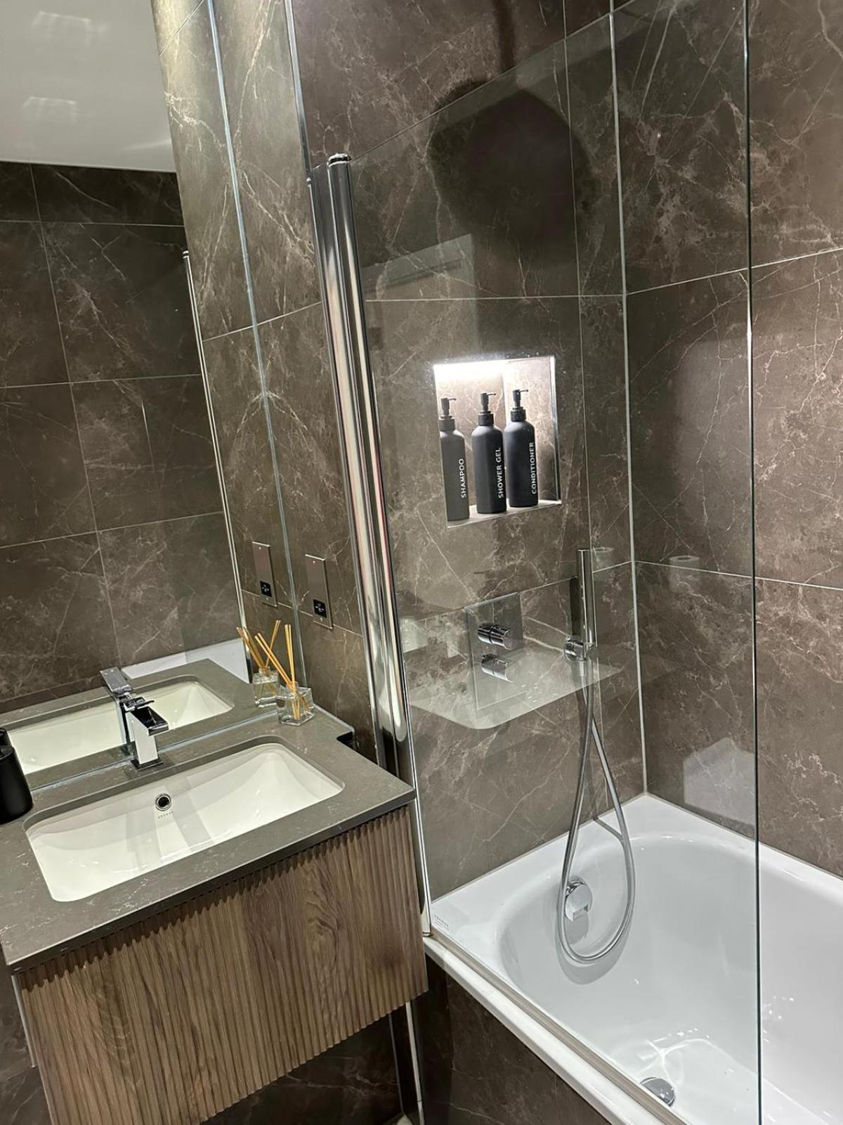 Richardson Deluxe Apartments - 3 Bed لندن المظهر الخارجي الصورة